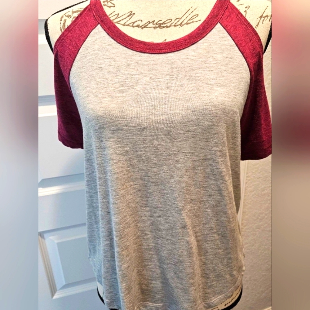 American Eagle Top